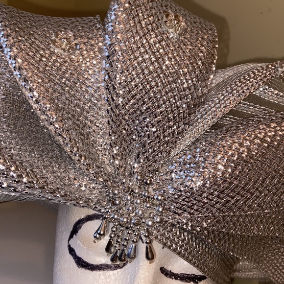 Fabulous David M Metallic Silver Church Dress Hat - Picture 6 of 11